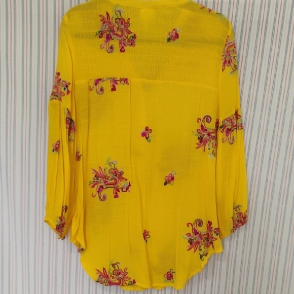 Fig and Flower Yellow Blouse with Pink Embroidery - Picture 5 of 6